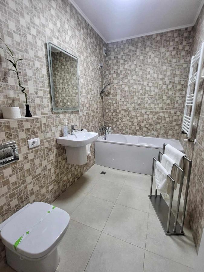 Sika Sunny Garden Apartment Arad Exterior foto